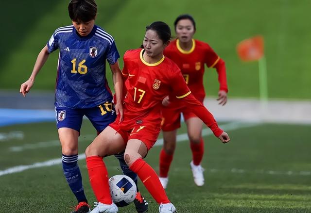 中国女足比赛中展现出坚韧不拔的精神风貌 中国女足比赛中展现出坚韧不拔的精神风貌