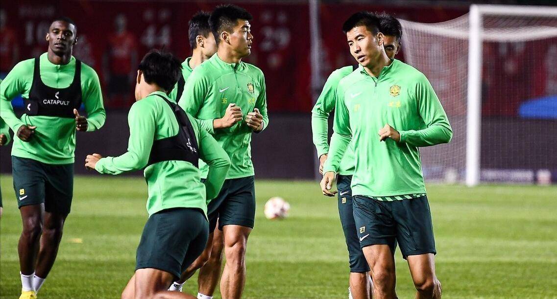 金年会app下载-运动员在比赛中受伤，队伍面临人员调整问题