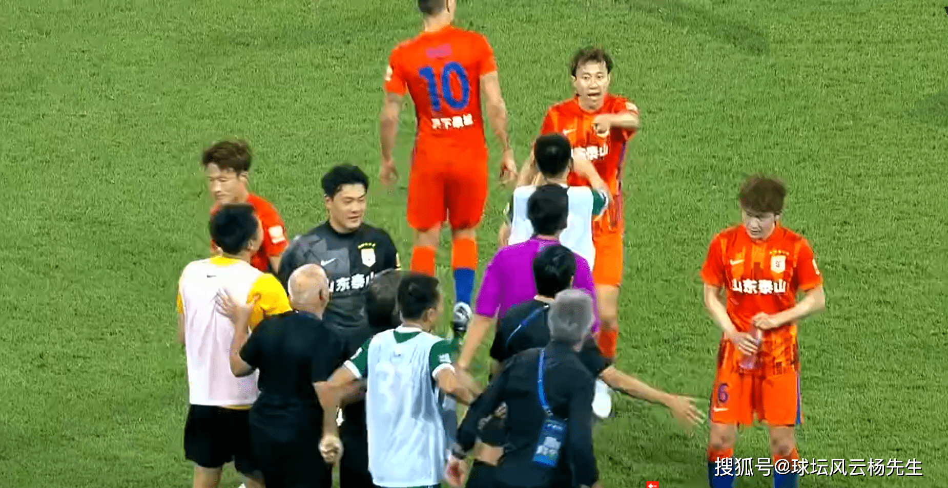 火爆场面!山东队与浙江队顶级对抗 火爆场面!山东队与浙江队顶级对抗