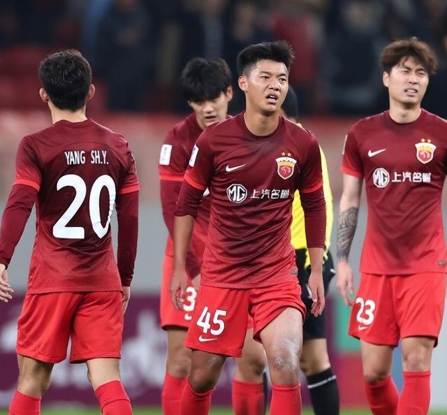 包含上海海港稳守得胜，亚冠强敌视而不见！的词条