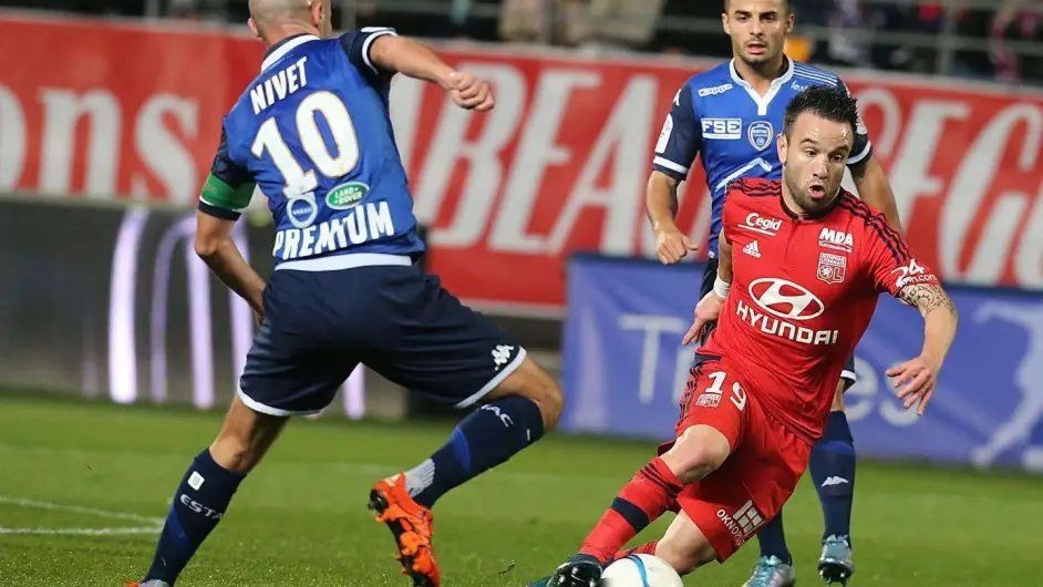 雷恩客场不敌第戎,结束连胜遭遇败仗球队表现有待提升的简单介绍 雷恩客场不敌第戎,结束连胜遭遇败仗球队表现有待提升的简单介绍