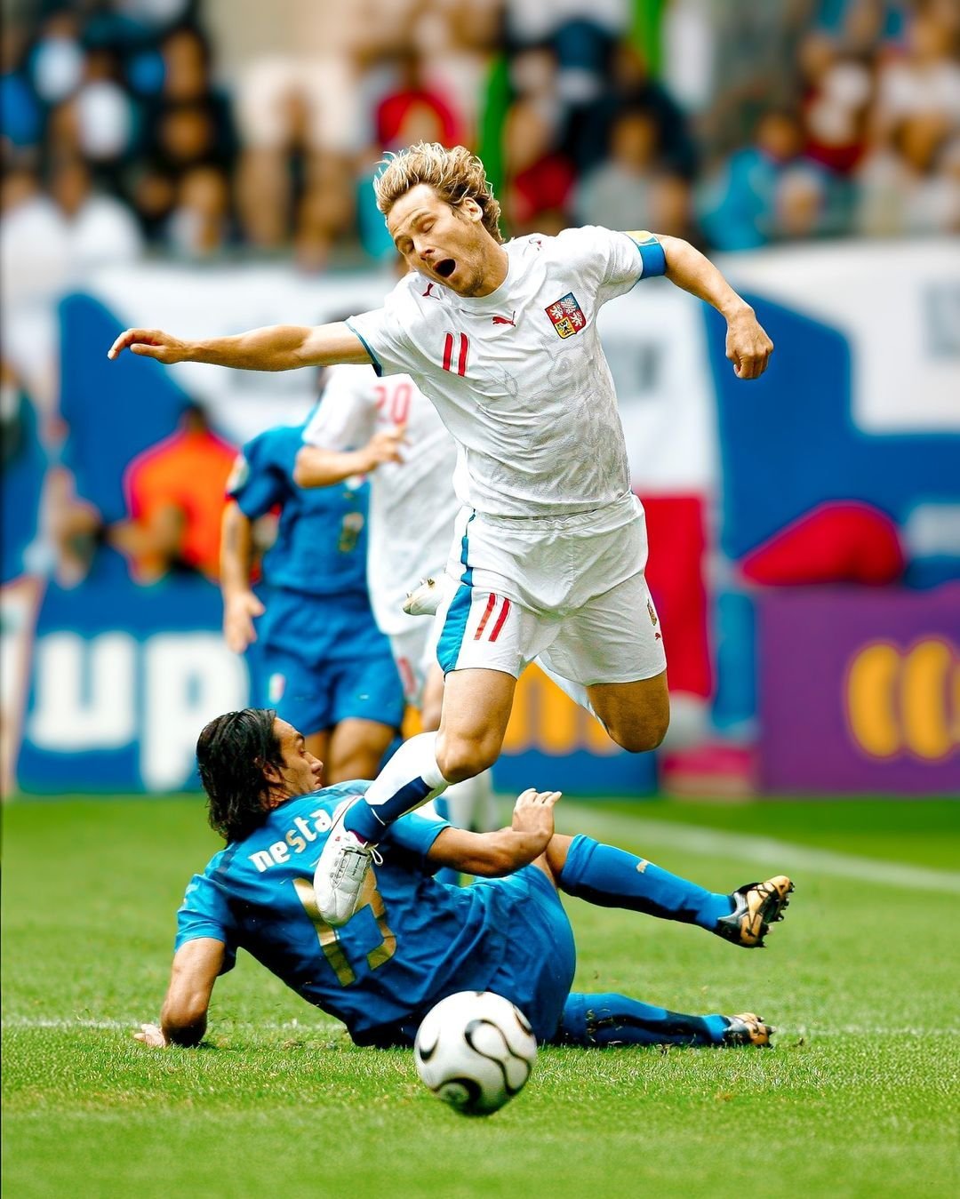 捷克队逆转晋级,挺进欧洲足球决赛 捷克队逆转晋级,挺进欧洲足球决赛