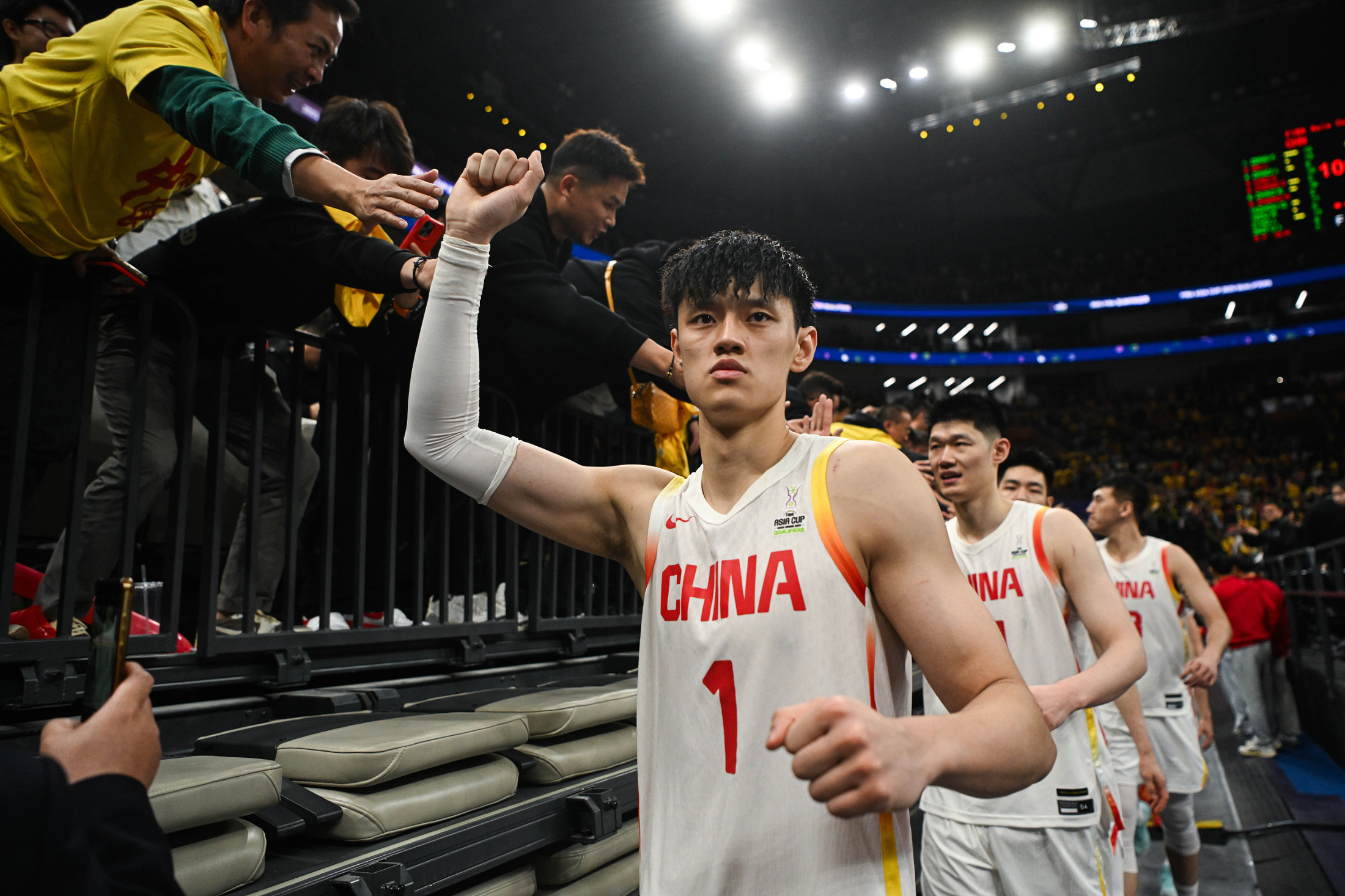 运动员表现出色，领导球队连续获胜