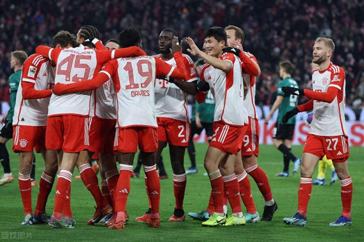 斯图加特在主场失利,难以应对对手反扑 斯图加特在主场失利,难以应对对手反扑