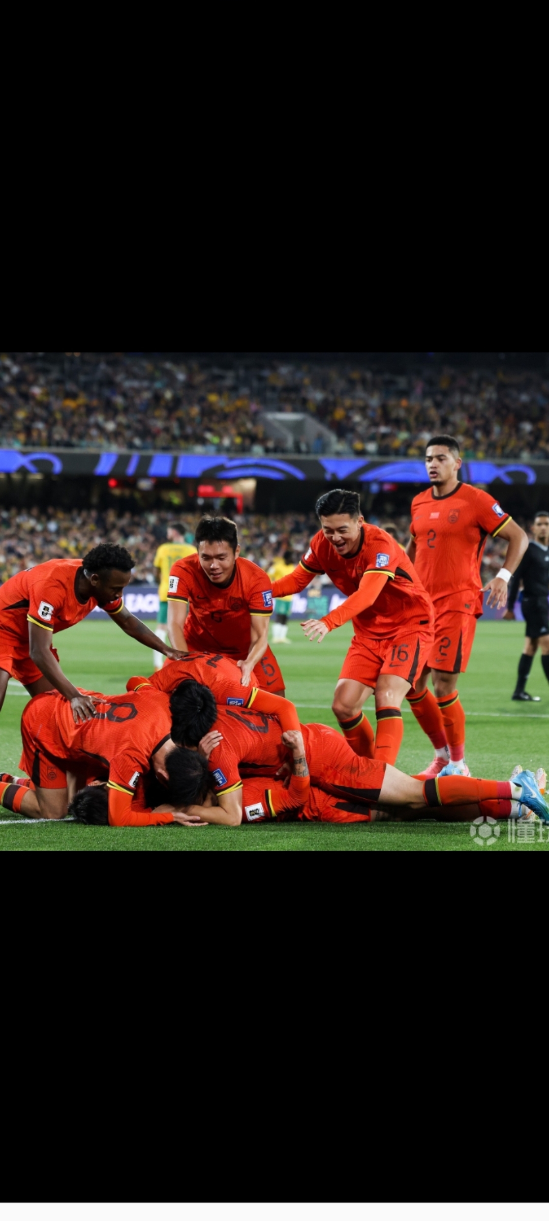 jinnianhui-包含顶尖球员在比赛中斩获关键进球，引发激情的词条