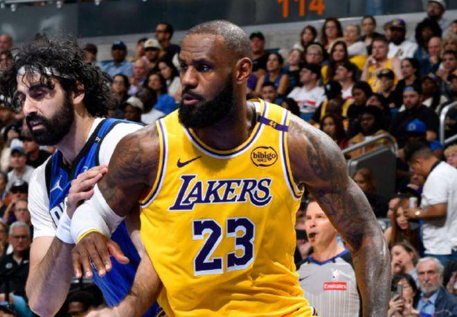 湖人告急!主场负于爵士,遭遇三连败的简单介绍 湖人告急!主场负于爵士,遭遇三连败的简单介绍