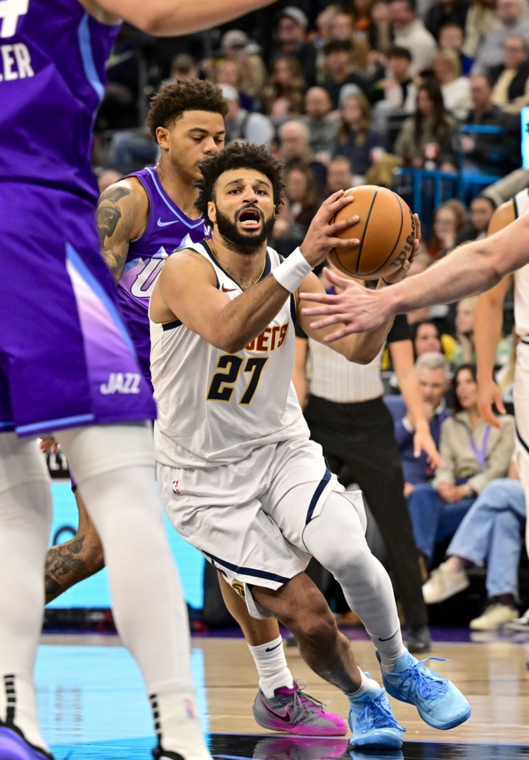 爵士客场战胜掘金取得重要胜利 爵士客场战胜掘金取得重要胜利