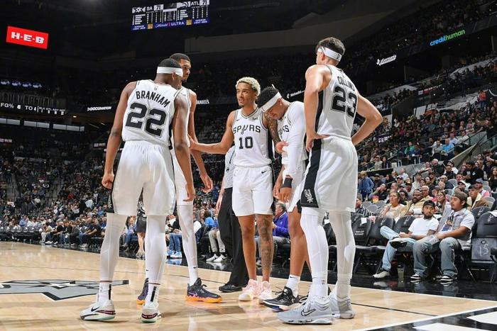 老鹰胜黄蜂，特雷-杨砍下全队最高分的简单介绍