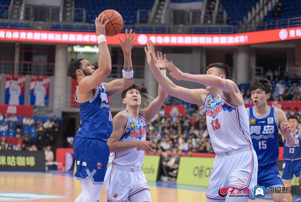 青岛男篮再次获胜,稳坐榜首 青岛男篮再次获胜,稳坐榜首