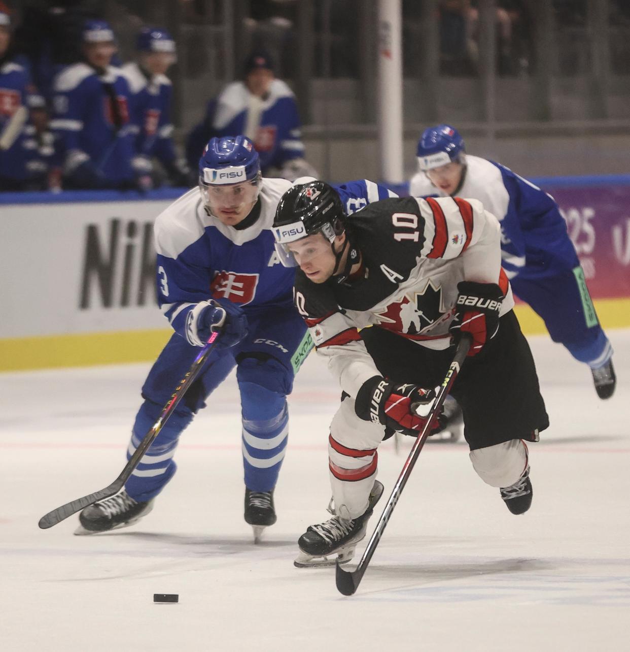 金年会网站-加拿大队在比赛中展现出色实力