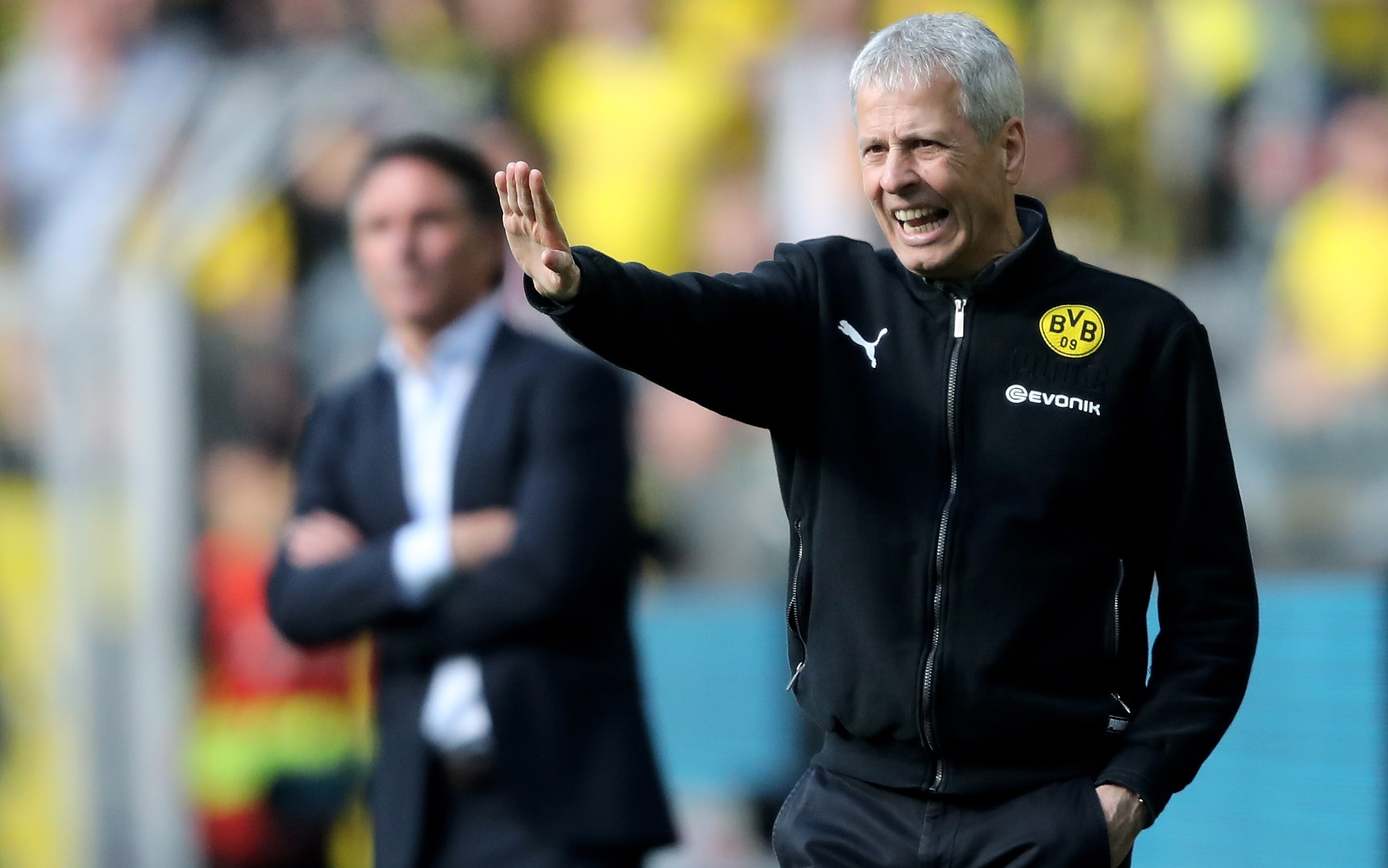 关于沃尔夫斯堡新援融入球队，助力取胜的信息