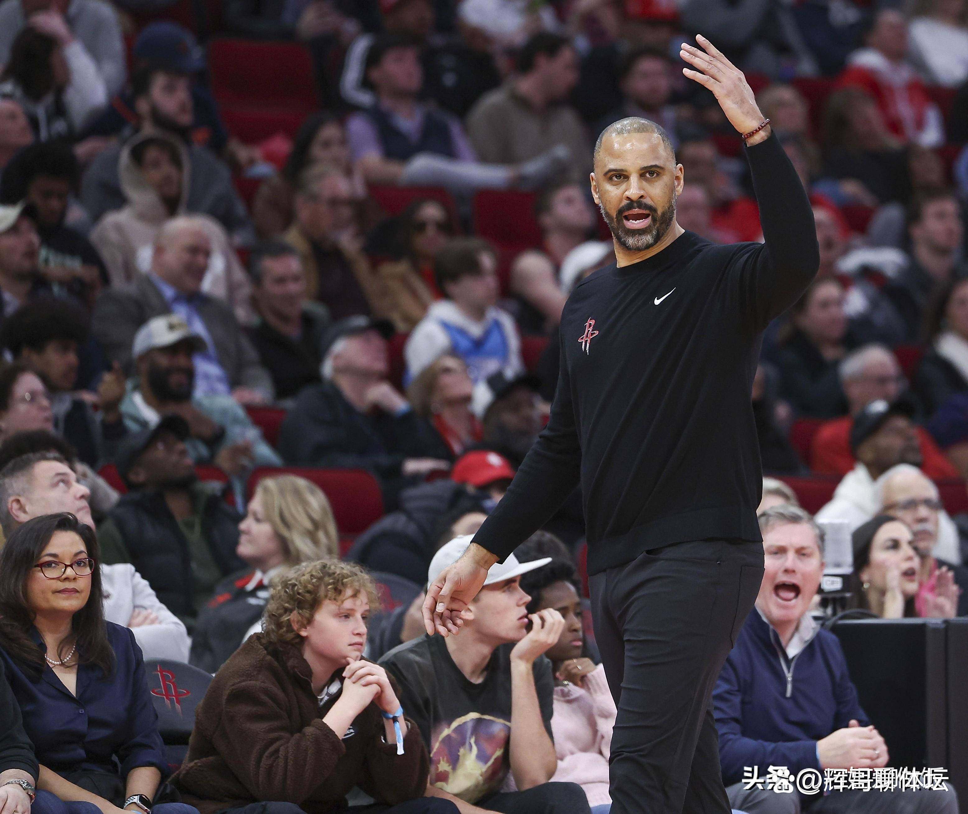火箭全队发威,太阳遭遇五连败 火箭全队发威,太阳遭遇五连败