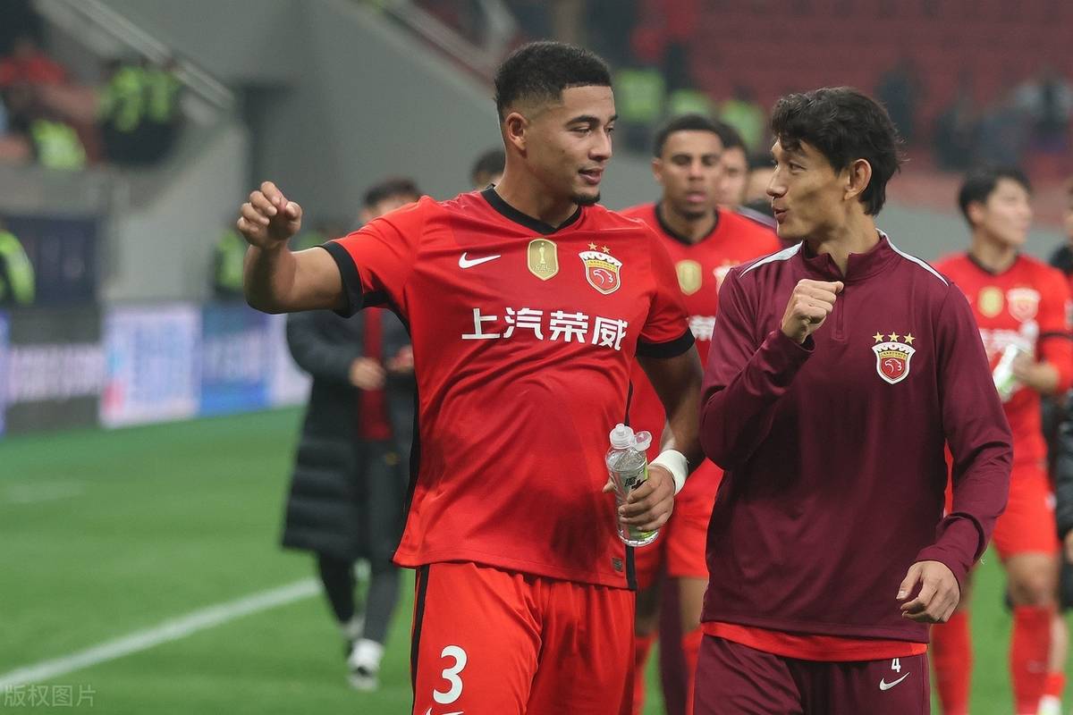 上海上港大胜天津泰达,继续保持领先位置 上海上港大胜天津泰达,继续保持领先位置