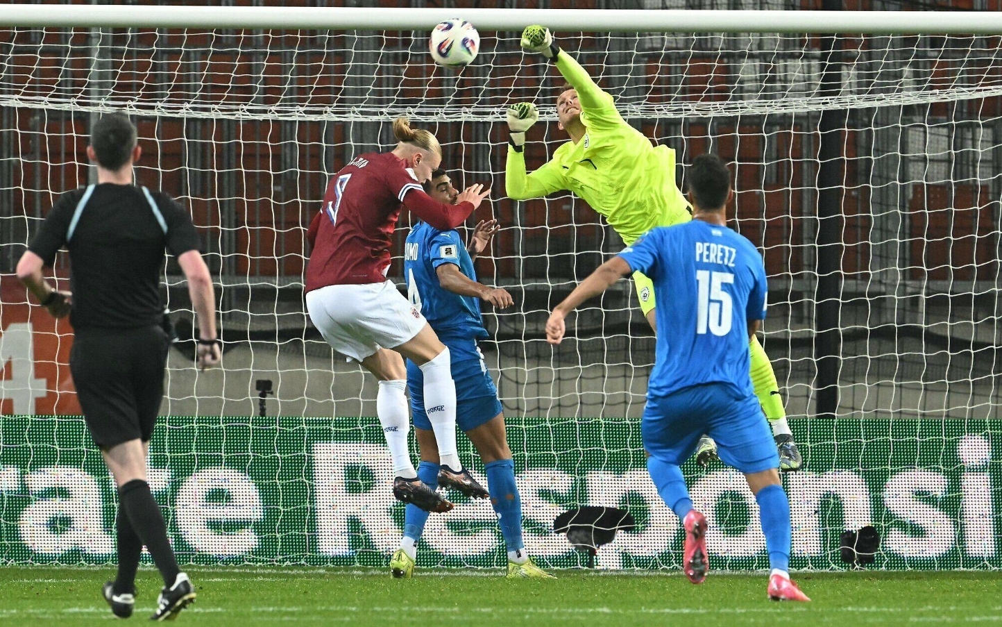 挪威队与法国女足擦枪走火对抗