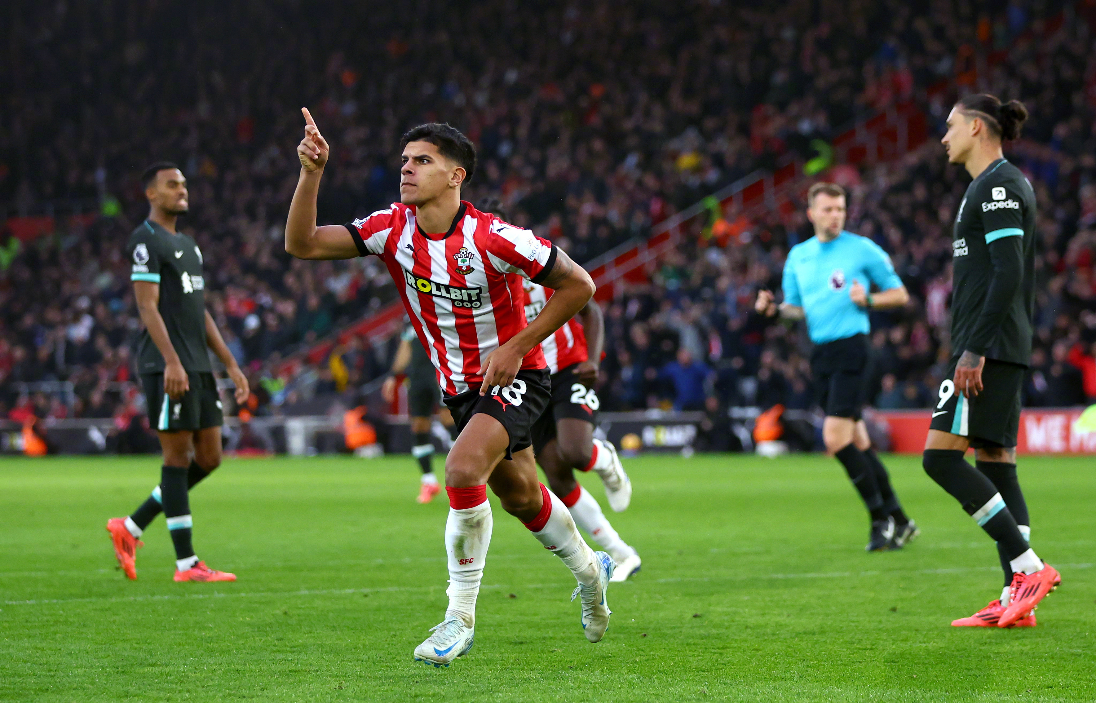 包含南安普顿大胜豪门,英超排名节节攀升的词条 包含南安普顿大胜豪门,英超排名节节攀升的词条