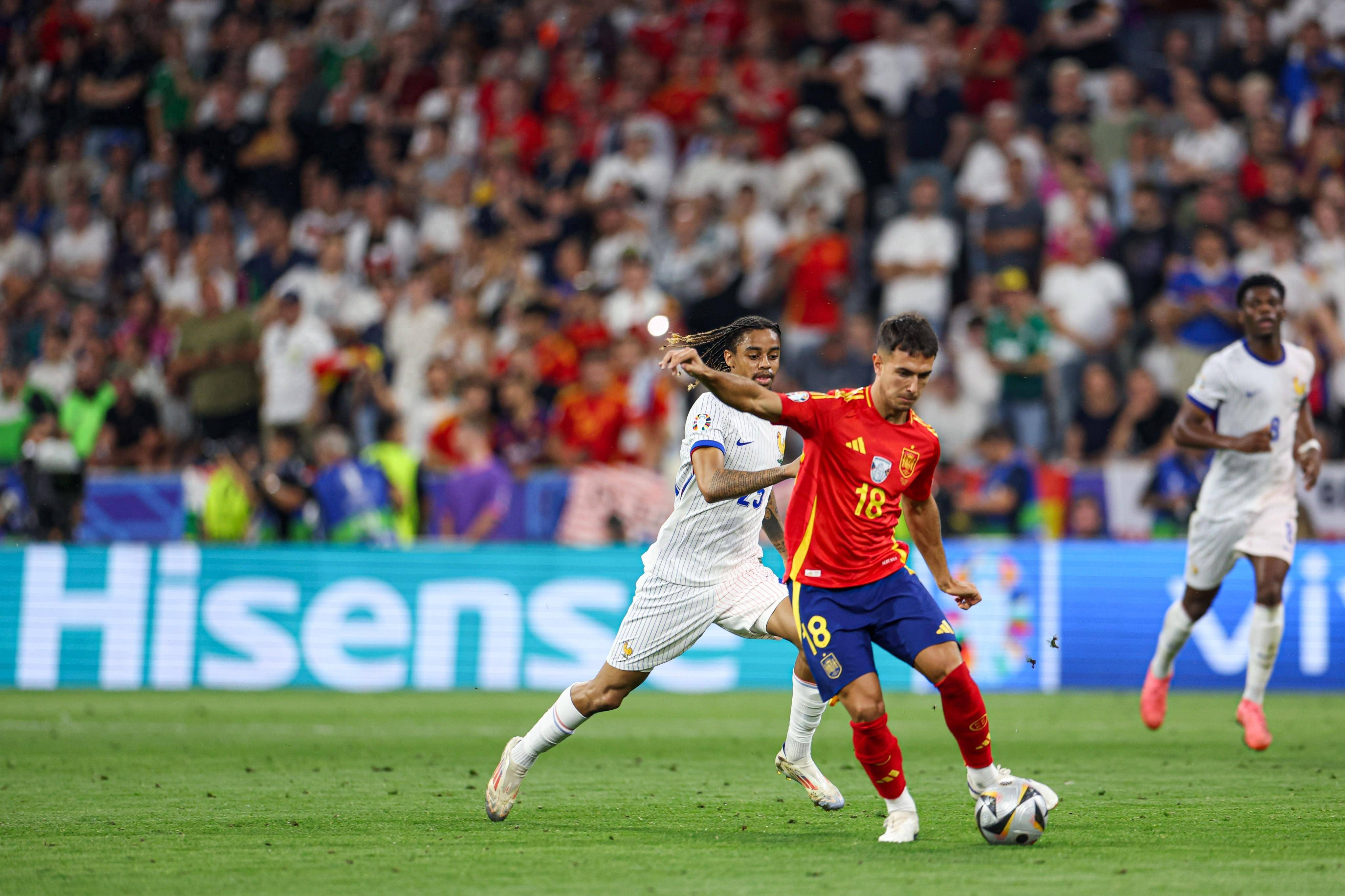 欧洲杯淘汰赛拉开帷幕，球迷青睐焦点战的简单介绍