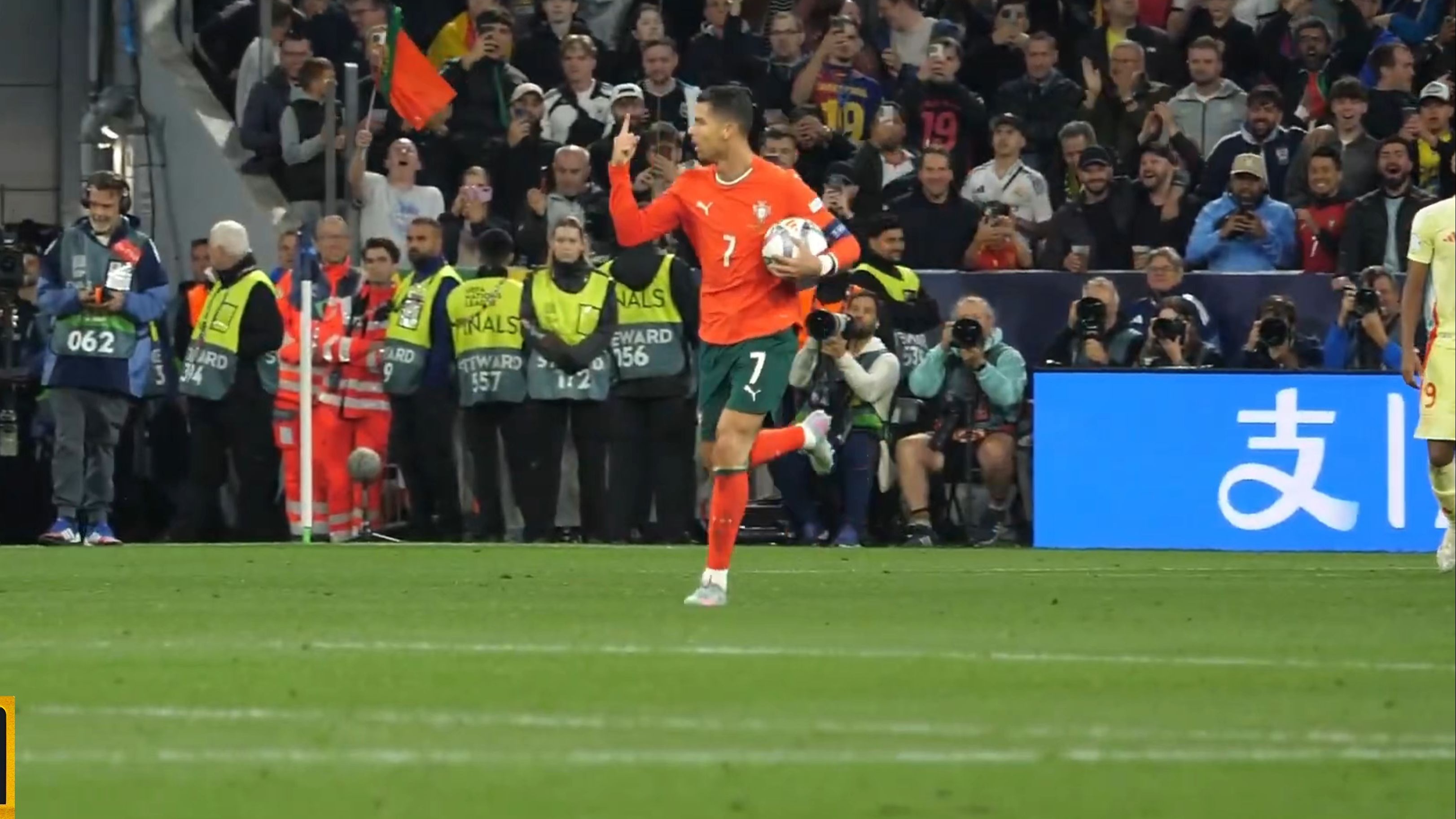 包含欧国联赛事激烈开启,球员伤病情况关注的词条 包含欧国联赛事激烈开启,球员伤病情况关注的词条