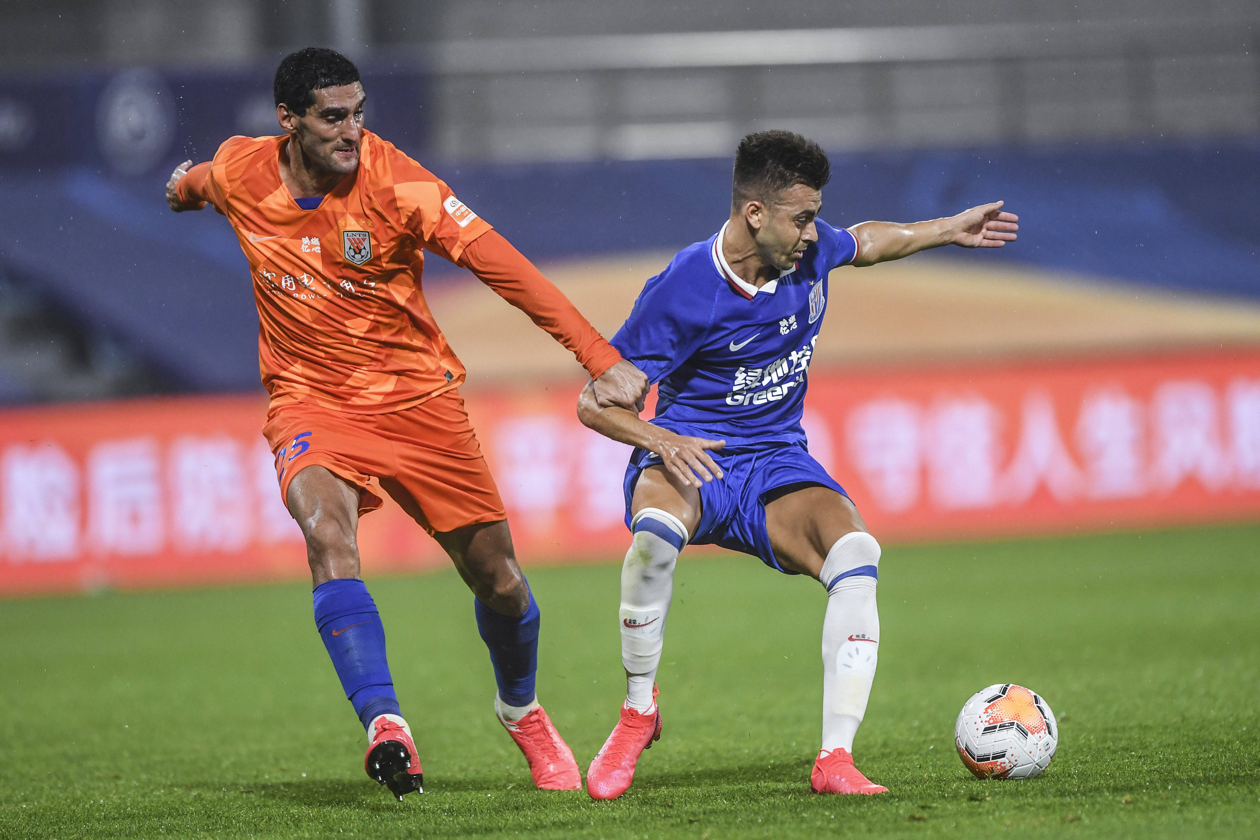 包含阿拉维斯前锋独中两元,助球队轻松取胜的词条 包含阿拉维斯前锋独中两元,助球队轻松取胜的词条