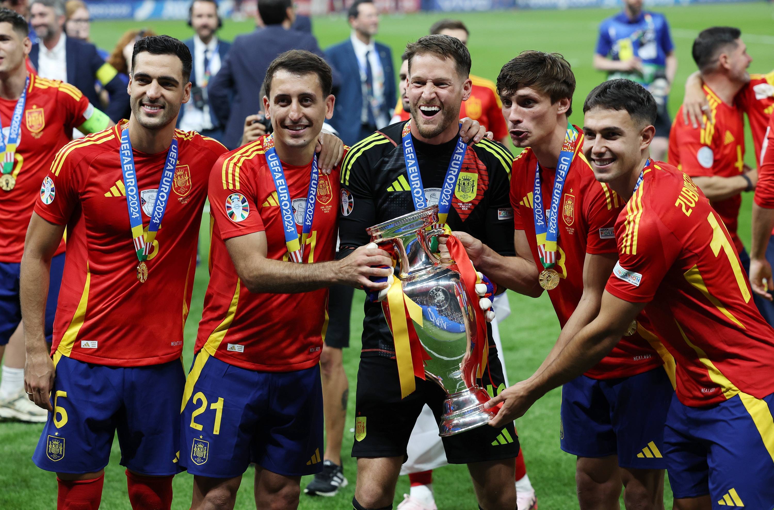 关于西班牙足球队取得良好成绩,欧洲杯预选赛前景看好的信息 关于西班牙足球队取得良好成绩,欧洲杯预选赛前景看好的信息