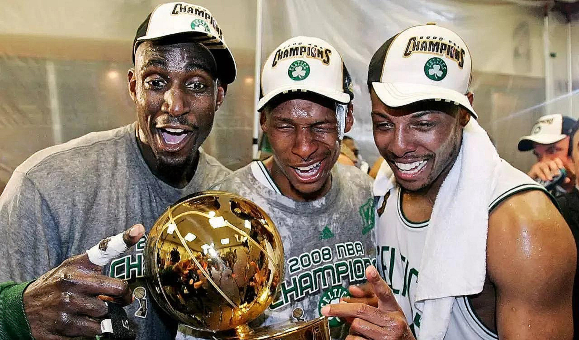 德甲重磅对决:詹姆斯迎战凯尔特人,球迷沸腾 德甲重磅对决:詹姆斯迎战凯尔特人,球迷沸腾