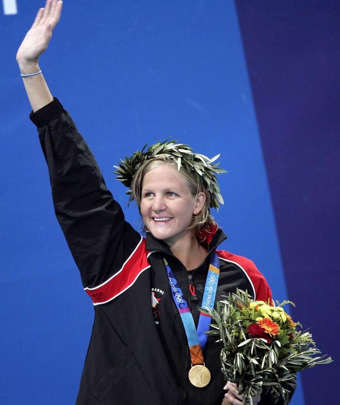 阿根廷女选手斩获国际冠军，荣耀登上领奖台