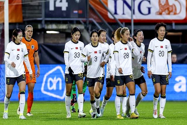 墨西哥女足队员在友谊赛中取得胜利