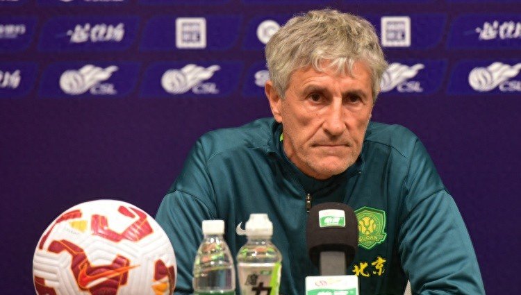 球员状态神勇,比赛中频频破门得分 球员状态神勇,比赛中频频破门得分