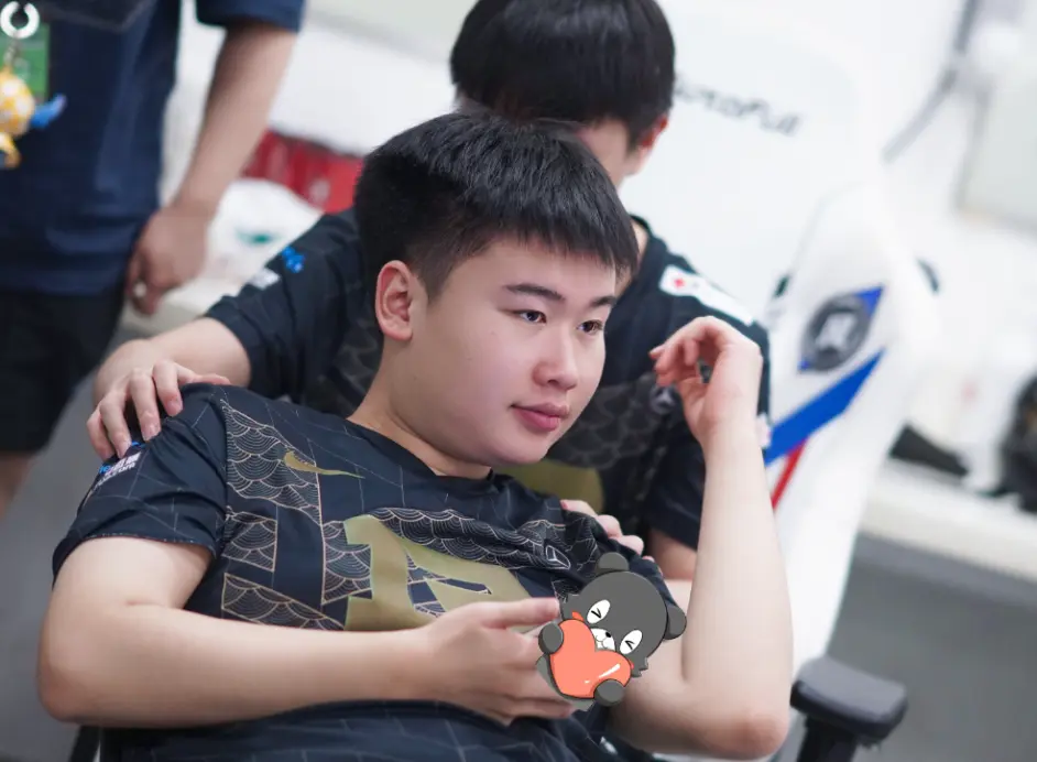 RNG绝杀LGD,Kanavi成为全场焦点半决赛2:1(北京) RNG绝杀LGD,Kanavi成为全场焦点半决赛2:1(北京)