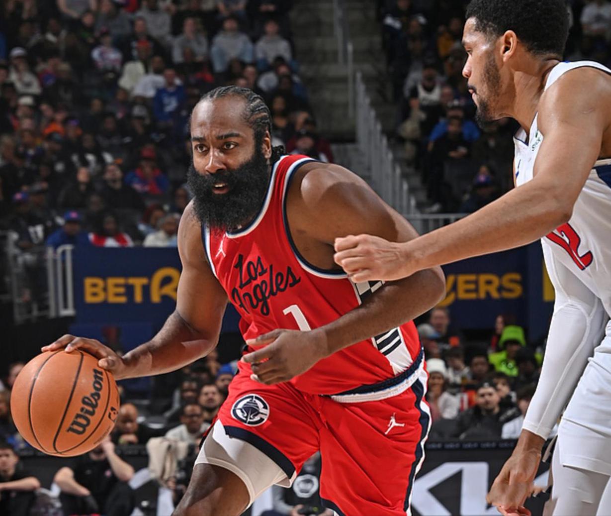 火箭大胜黄蜂，哈登砍下40+三双