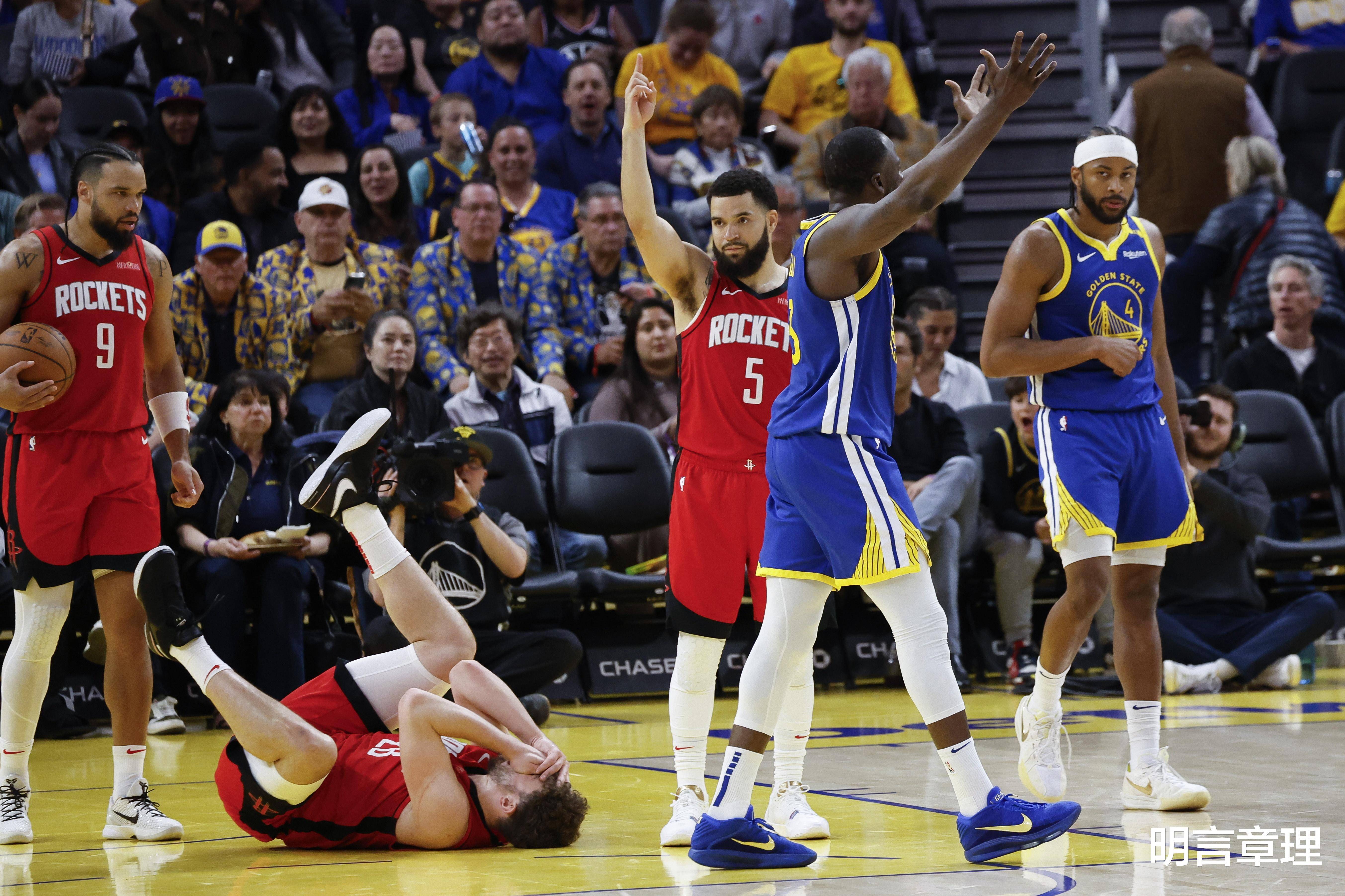 勇士主场大胜火箭,夺得关键胜利 勇士主场大胜火箭,夺得关键胜利