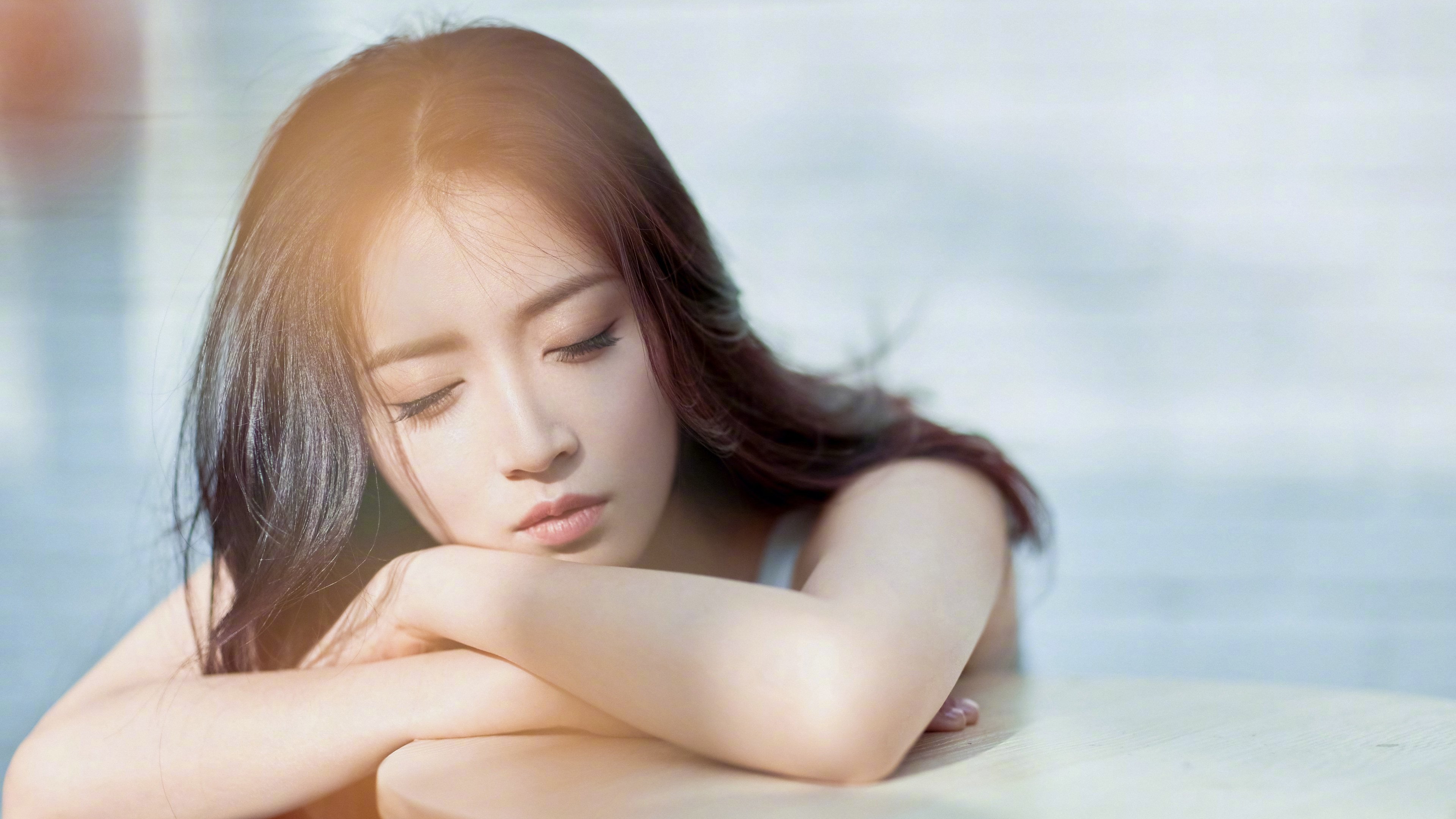 金年会博彩-铁血湖人踏平掘金，孤胆布伦森独挑大梁，季后赛的双重奏