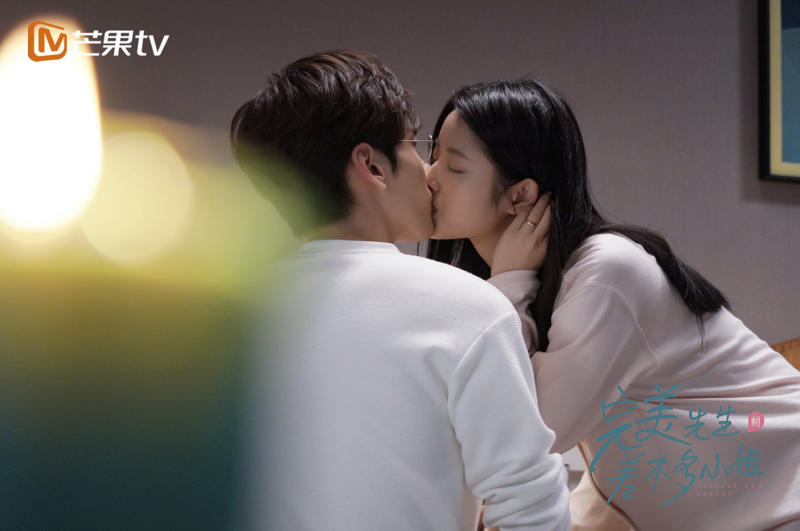 黄喜灿破纪录，摩洛哥锁死拉齐奥，足球世界的进攻与防守双重奏