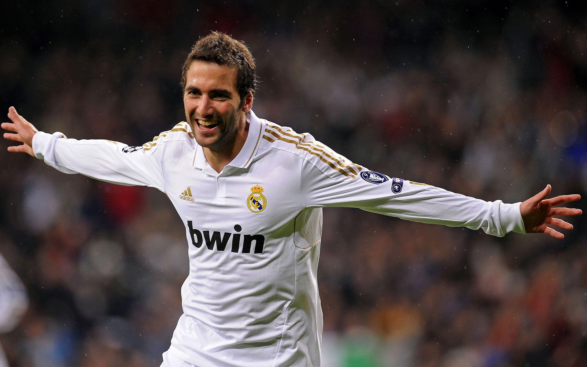 金年会-当绿茵场照亮篮球场，欧冠决赛之夜的魔力与文班亚马的时空交响