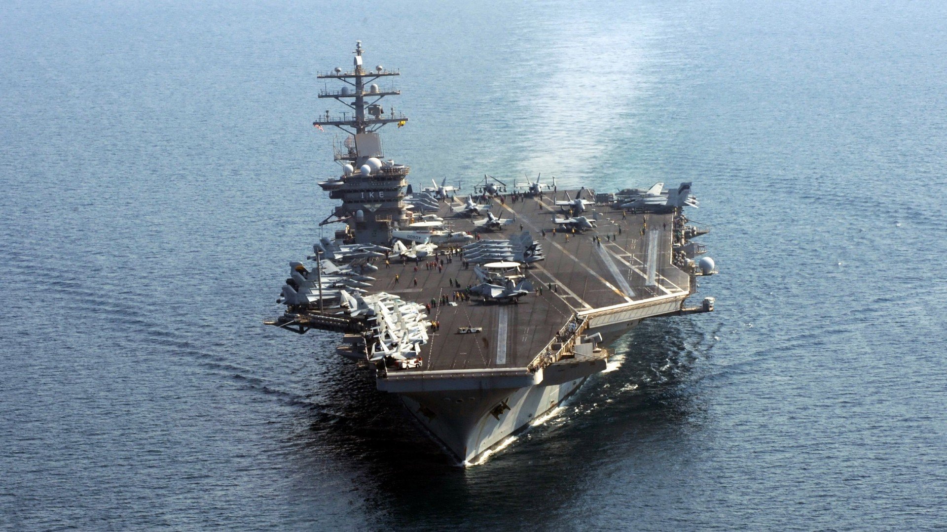 绿茵场上的双雄会，多特蒙德血拼比利亚雷亚尔，凯恩在美加墨世界杯接管比赛